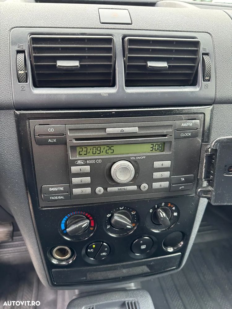 Ford CONECT - 6