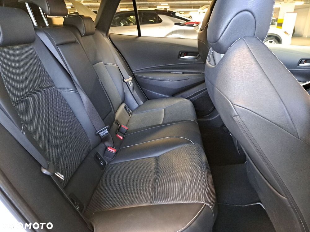 Toyota Corolla - 13