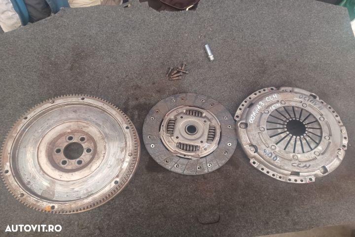 Kit ambreiaj 1.6 TDI  CLH 3082002021 1878007592 04L105273 Skoda Octav - 1
