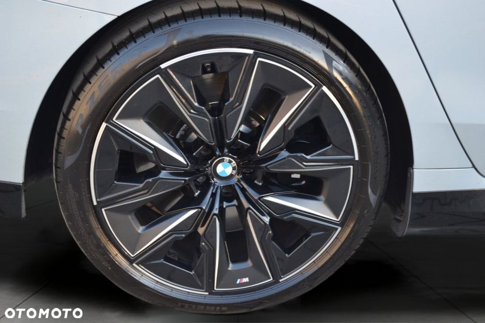 BMW Seria 7 M760e xDrive - 5
