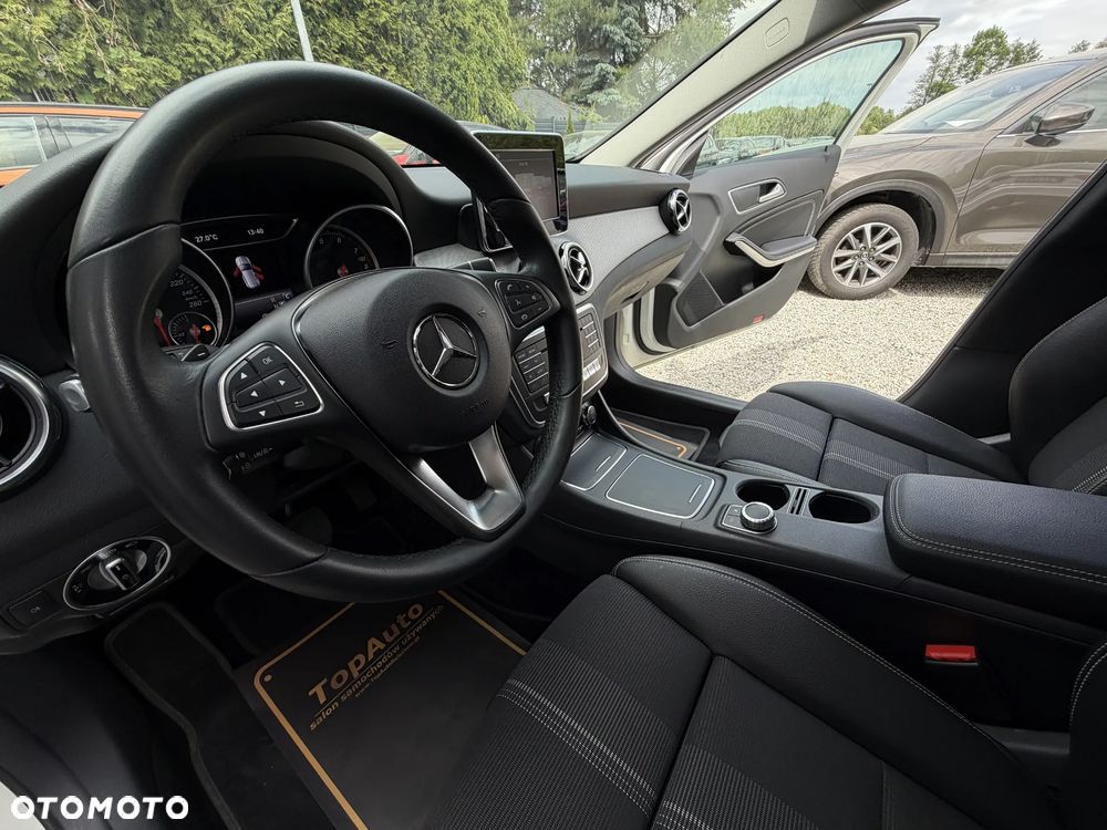 Mercedes-Benz GLA 200 7G-DCT Style - 20