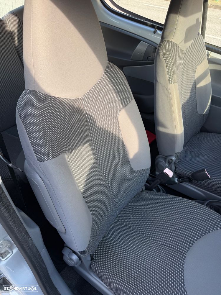 Peugeot 107 1.0 Trendy - 11