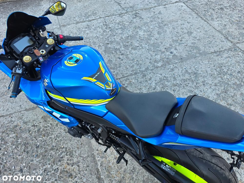 Suzuki GSX-R - 24