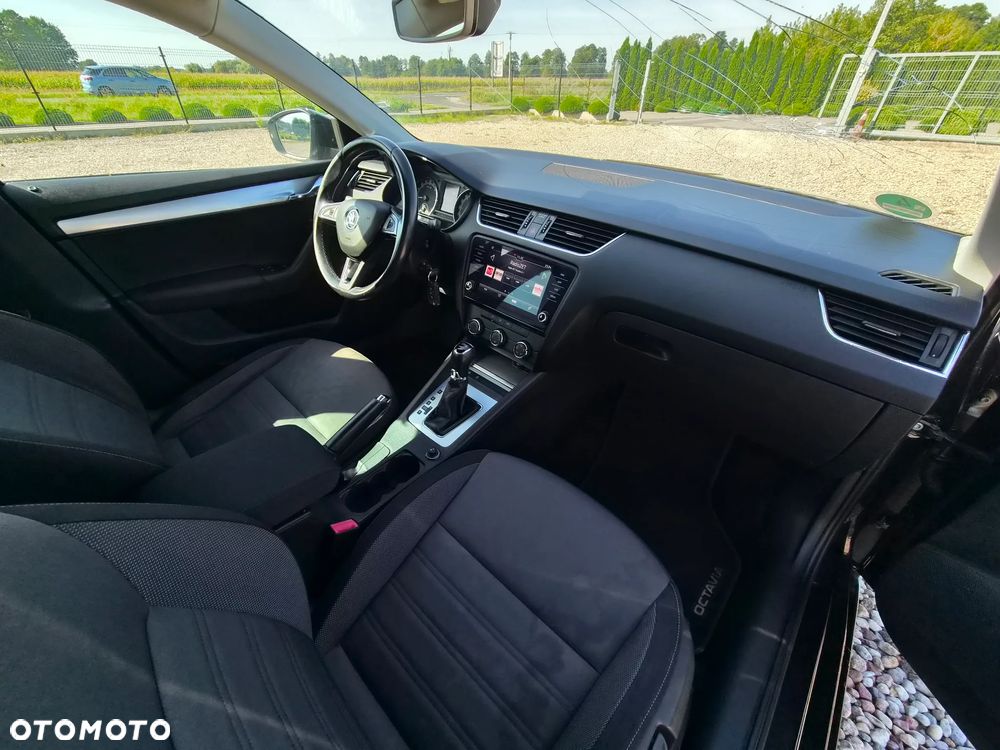 Skoda Octavia 2.0 TDI DSG Tour - 11