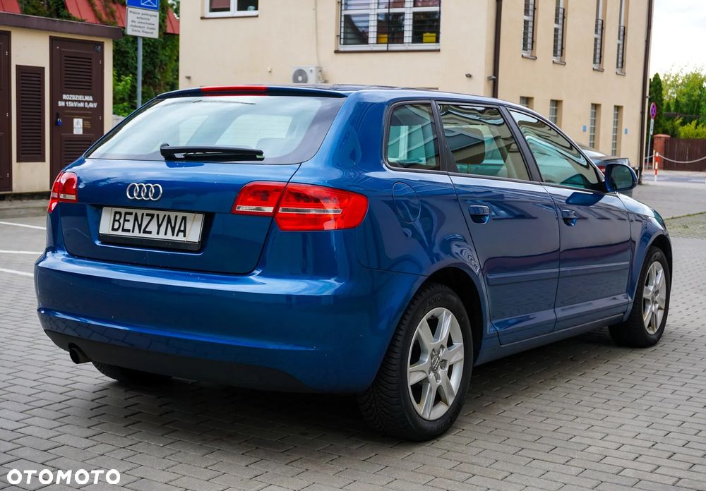 Audi A3 Sportback 1.6 S tronic Ambiente - 4