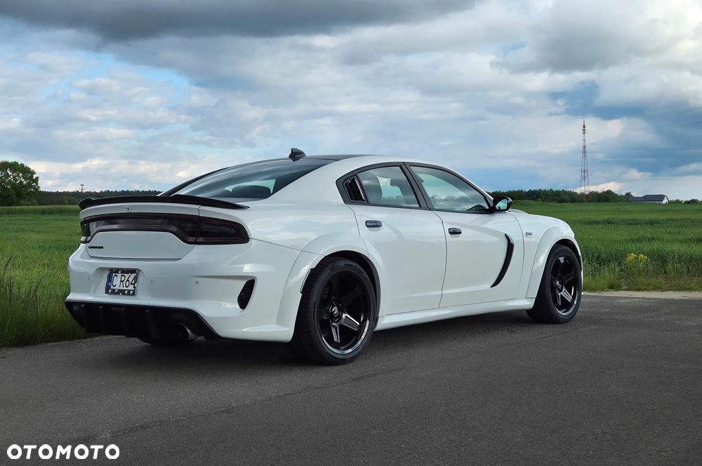 Dodge Charger 6.4 Scat Pack - 9