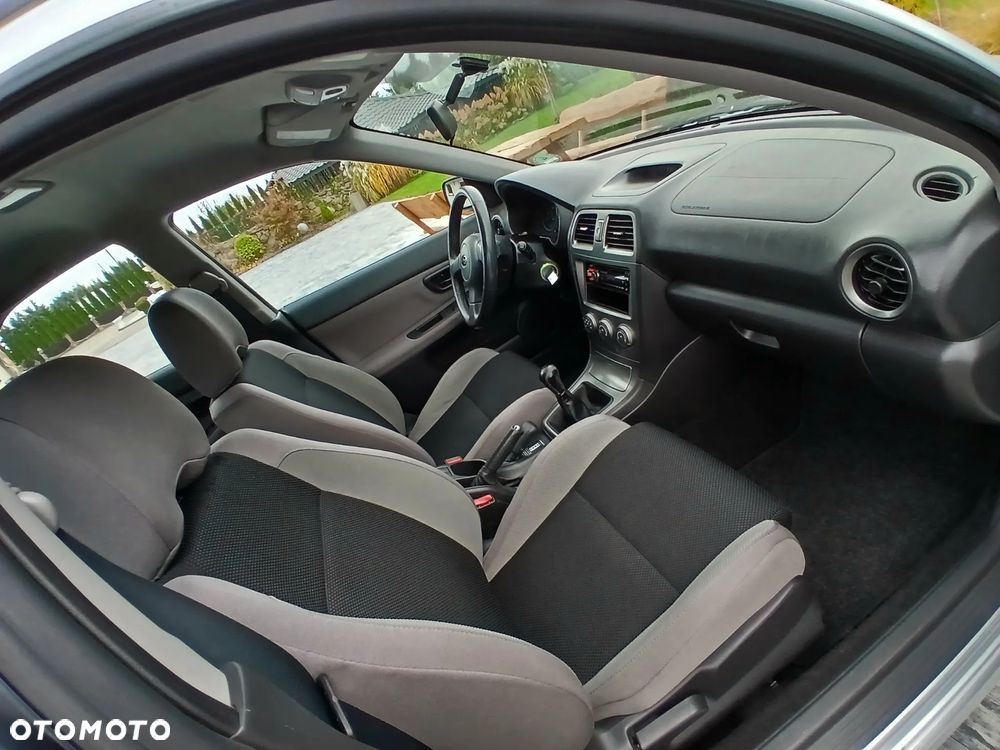 Subaru Impreza SW 2.0 RS - 32