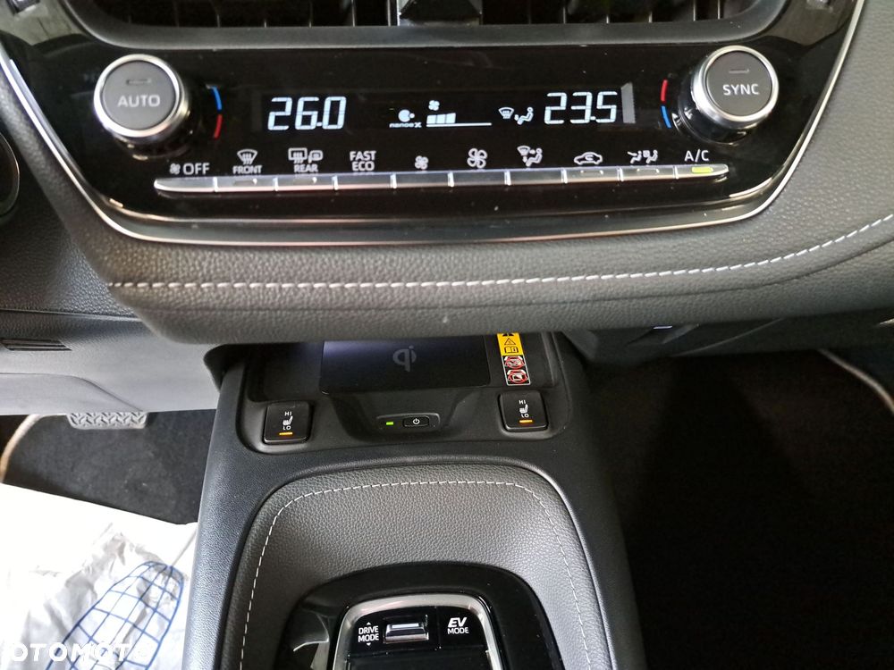 Toyota Corolla 1.8 Hybrid Style - 26