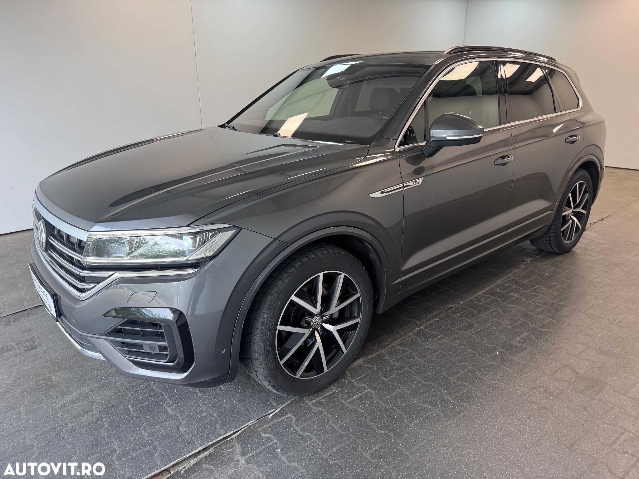 Volkswagen Touareg V6 TDI R-Style - 1