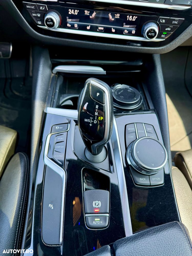 BMW Seria 5 520d AT - 17