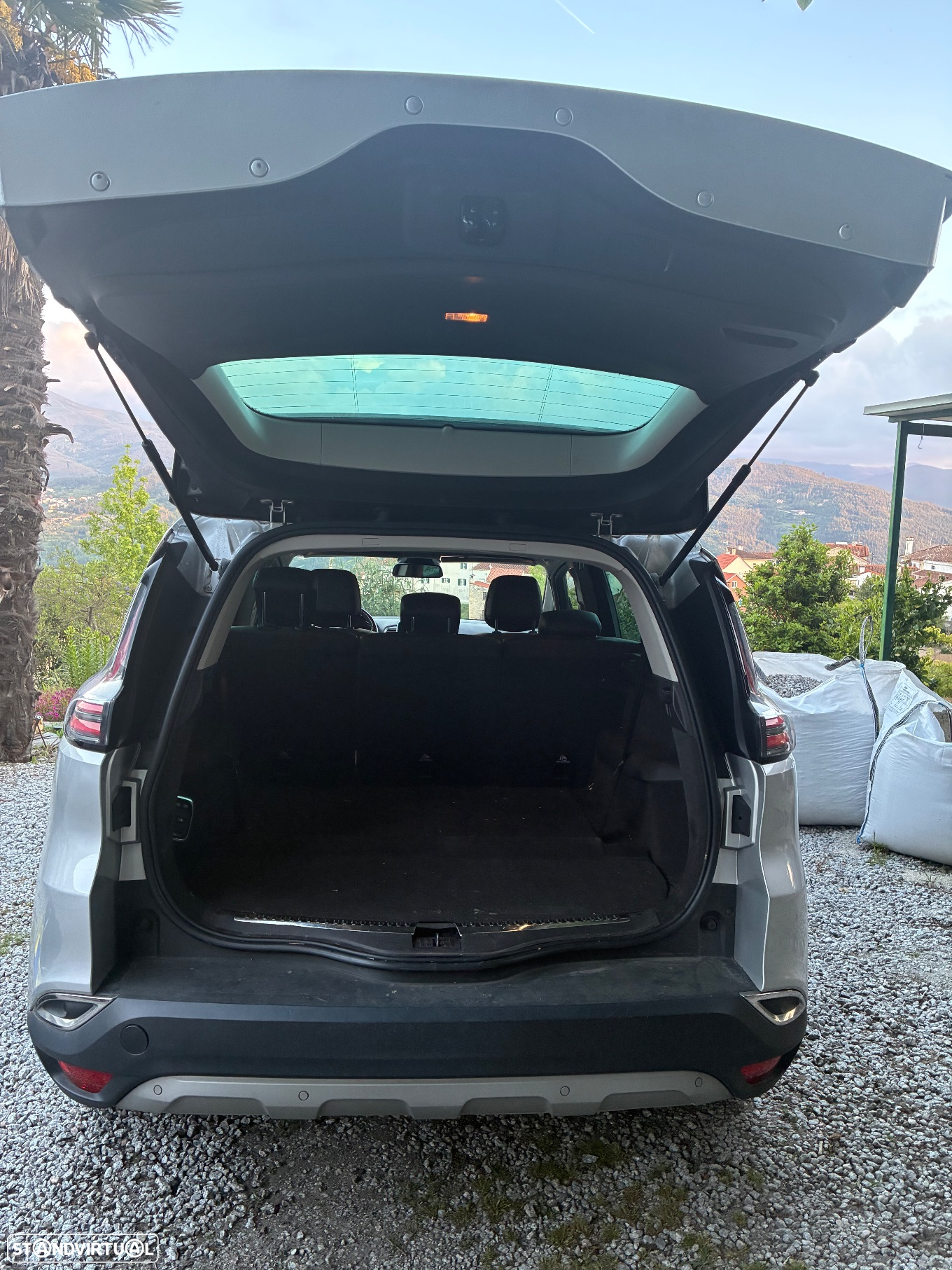 Renault Espace 1.6 dCi Zen EDC - 8