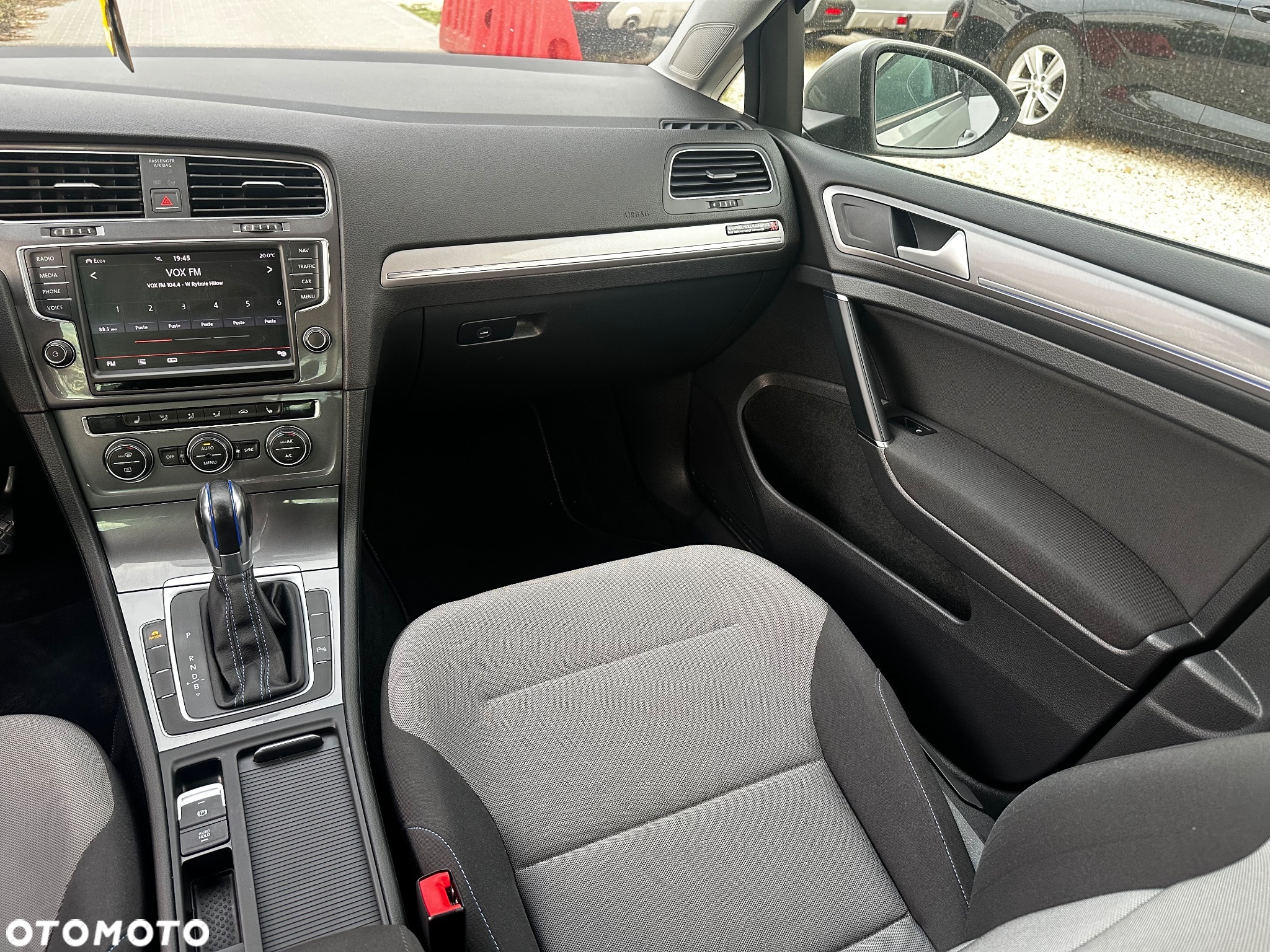 Volkswagen Golf - 19