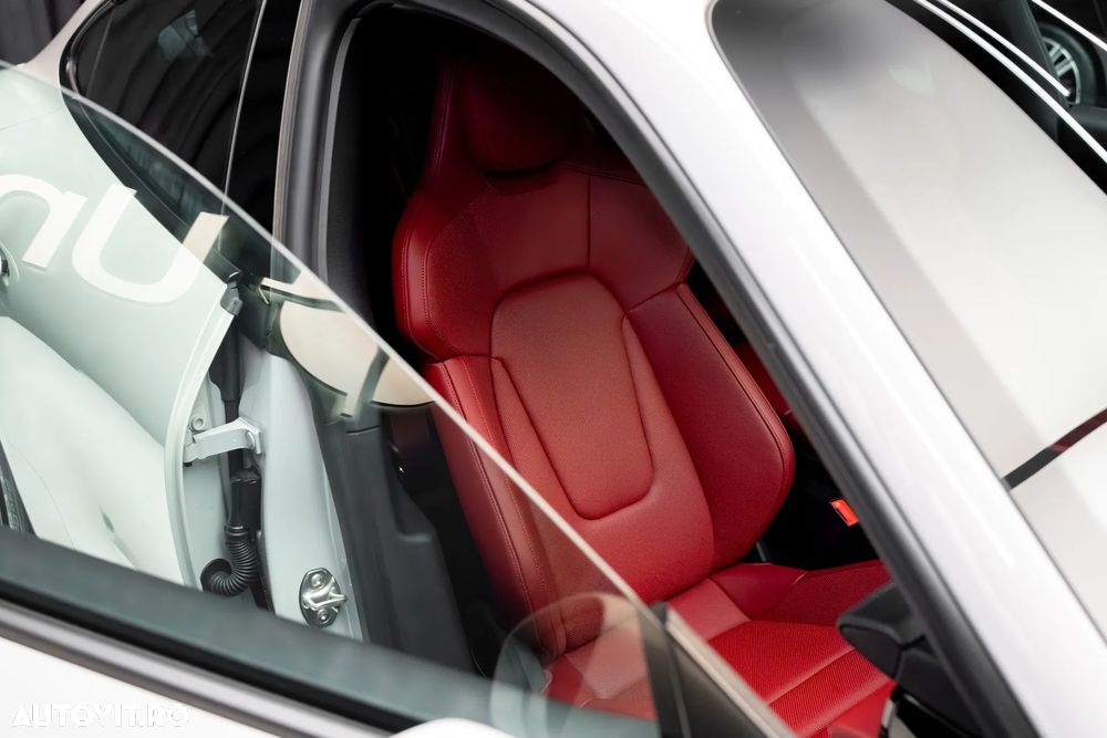 Porsche Taycan Standard - 35