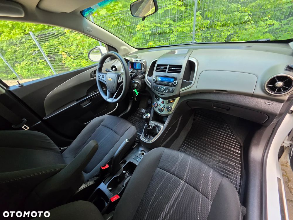 Chevrolet Aveo 1.2 LS - 12