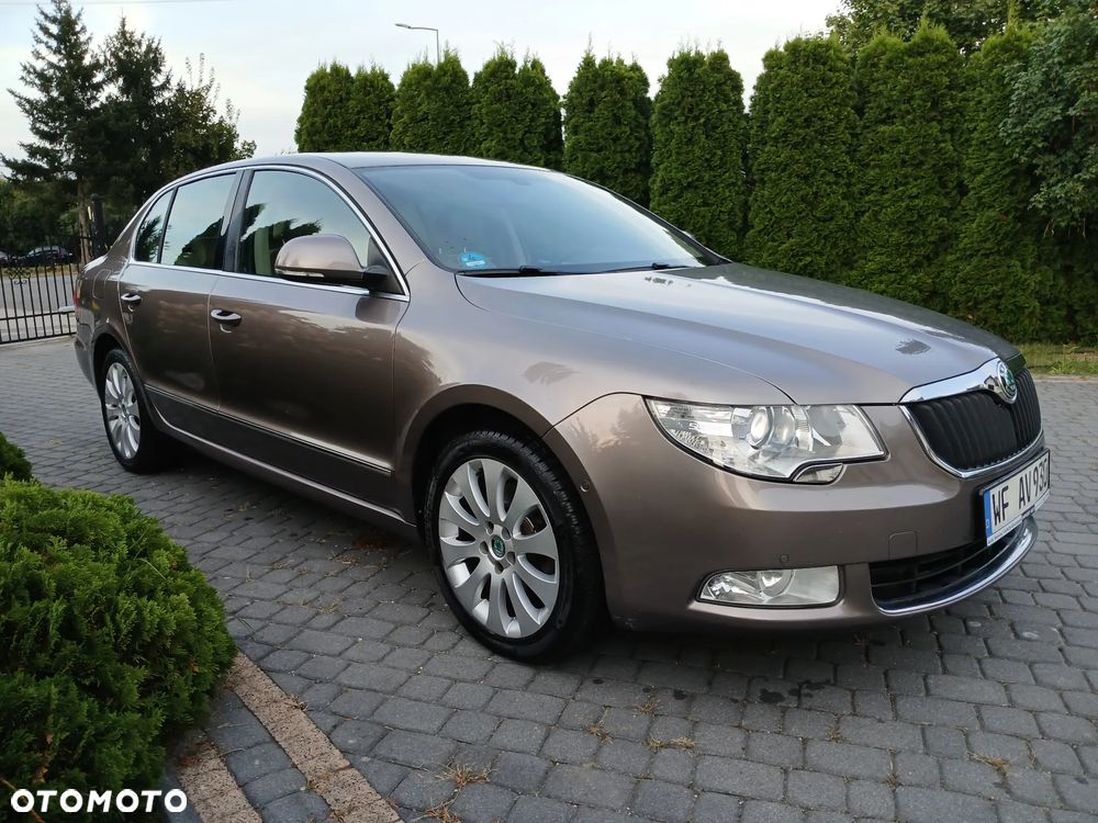 Skoda Superb 2.0 TDI DSG Exclusive - 8