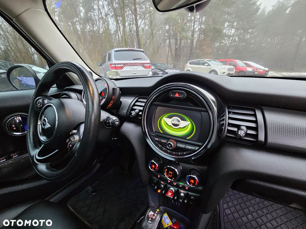 MINI Cooper Seven Chili - 13