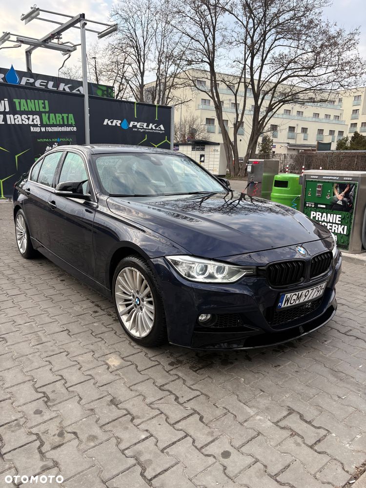BMW Seria 3 335i xDrive - 16