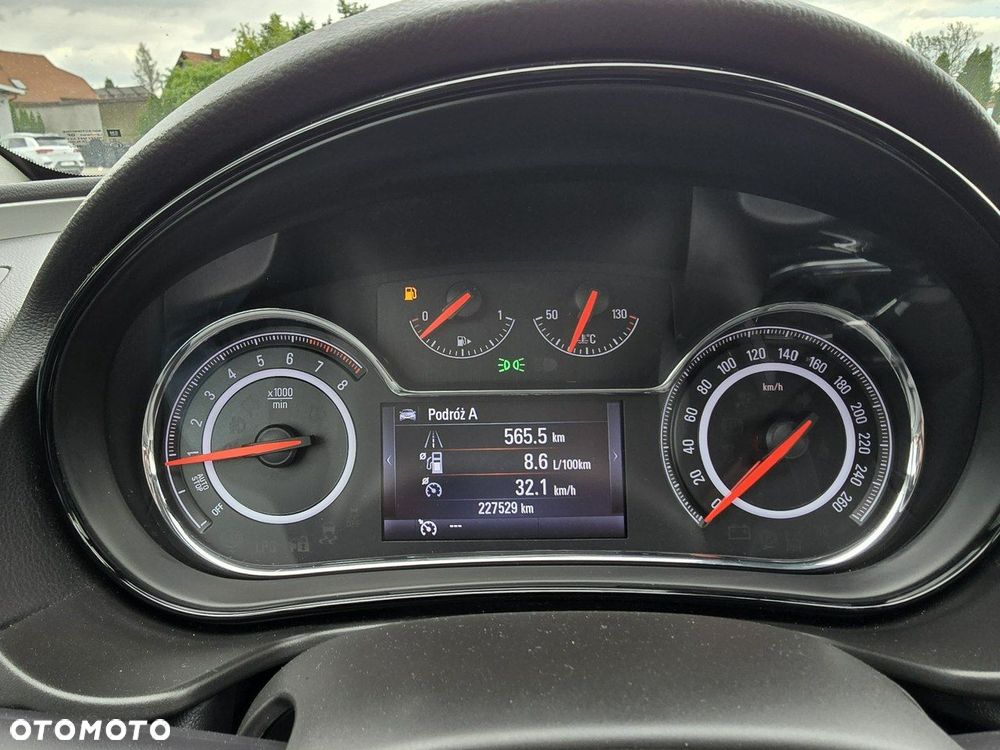 Opel Insignia - 34