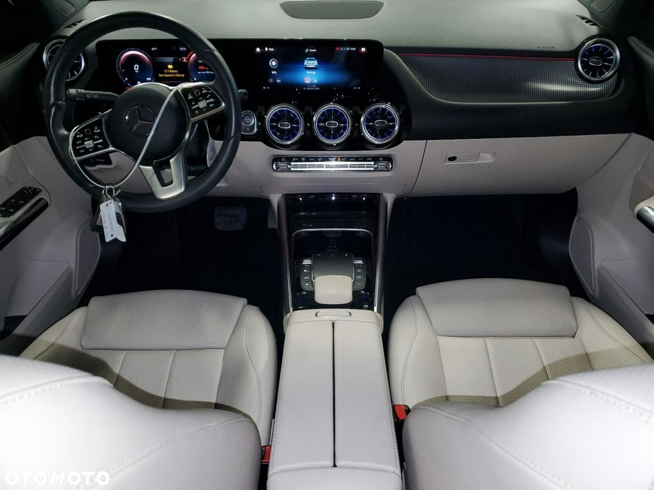 Mercedes-Benz GLA - 11