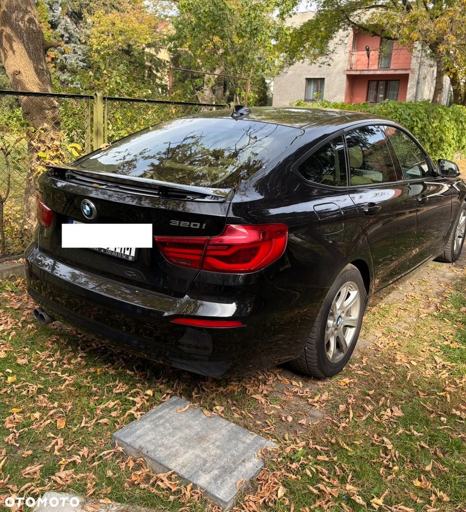 BMW Seria 3 2018 photo 3