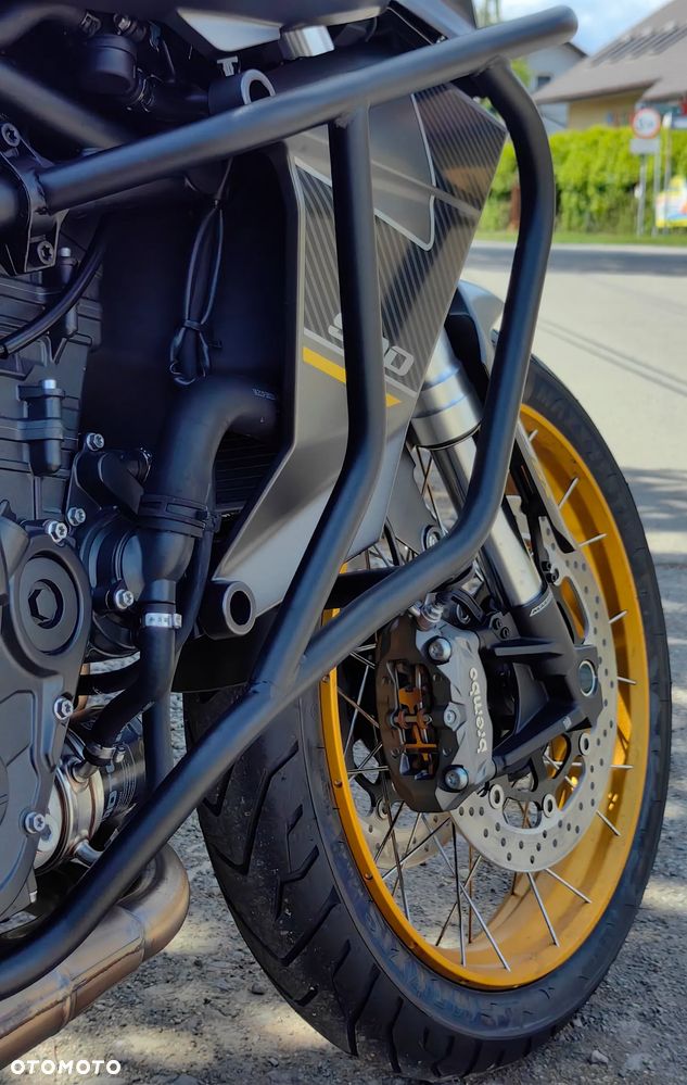 QJMOTOR SRT900SX - 11