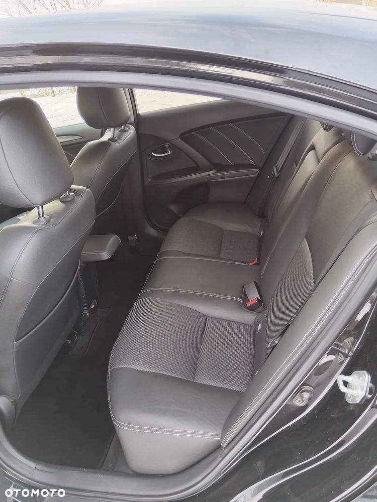 Toyota Avensis 1.8 Premium MS - 21