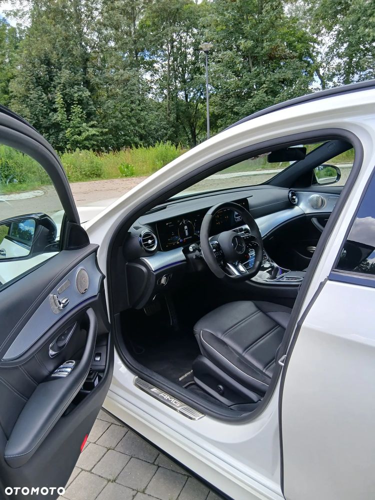 Mercedes-Benz Klasa E AMG 63 S 4Matic+ AMG Speedshift MCT-9G - 11