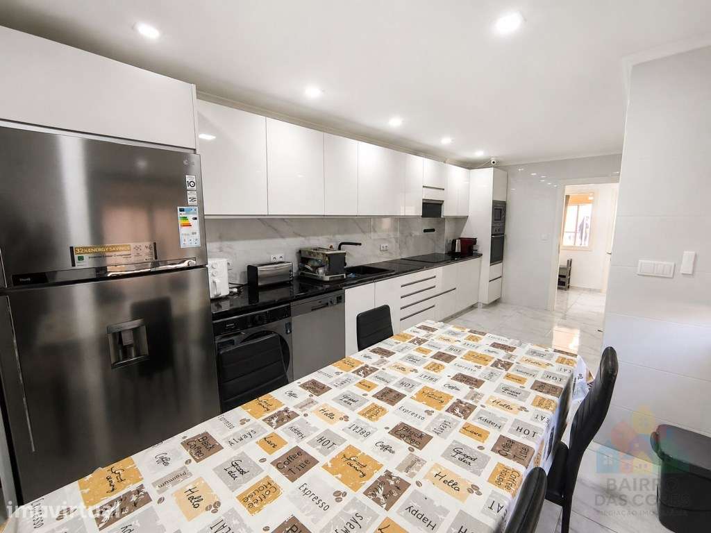 Apartamento T4 renovado em excelente localização em Tomar - Grande imagem: 3/11