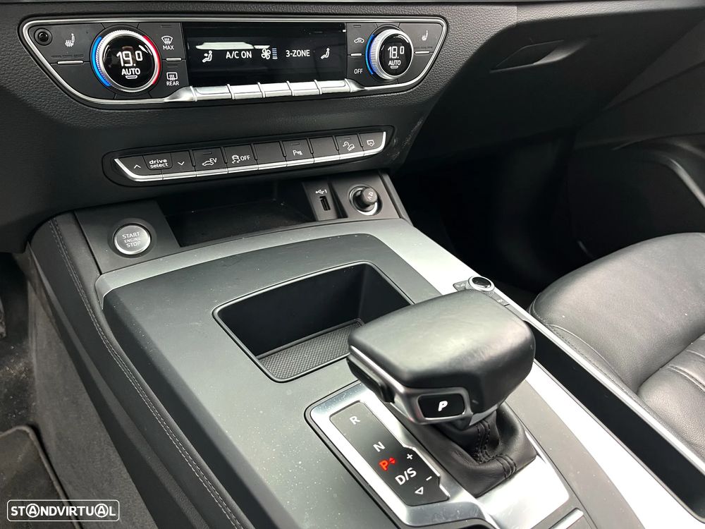 Audi Q5 50 TFSIe quattro S tronic S line business - 12