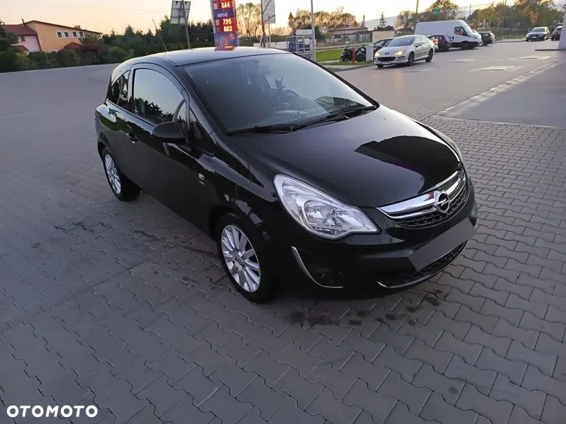 Opel Corsa 1.2 16V Essentia - 2