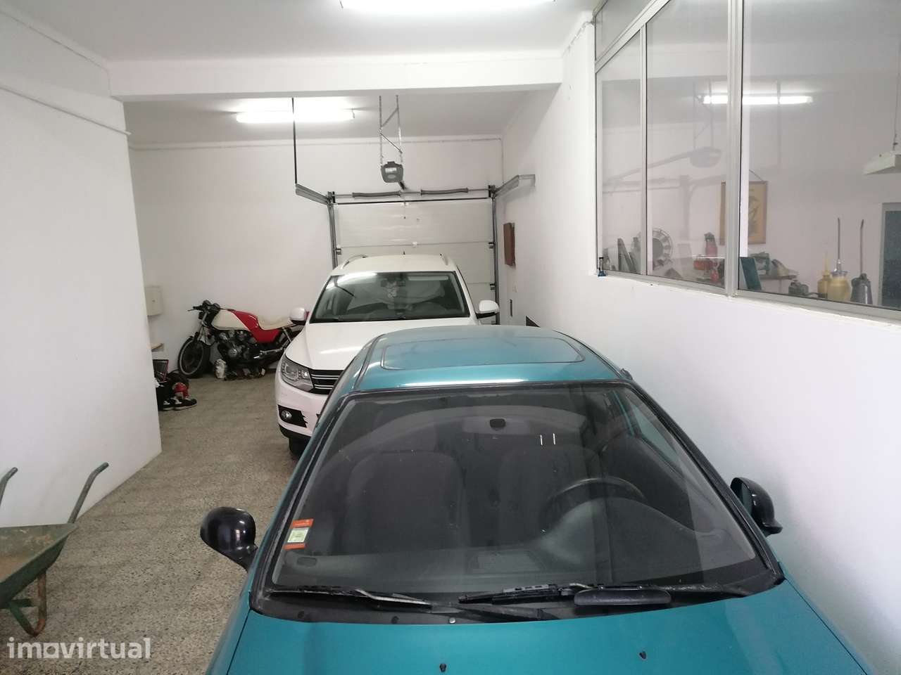 Prédio , localizada em zona central de Stº André, Barreiro. - Grande imagem: 4/18
