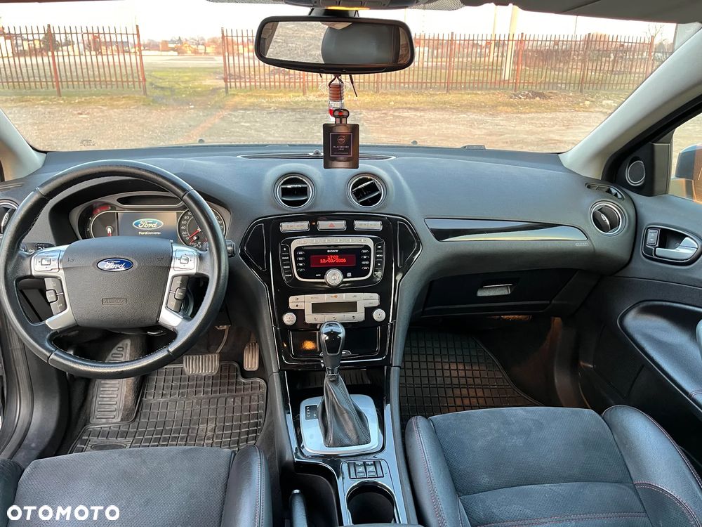 Ford Mondeo 2.0 TDCi Ghia - 11