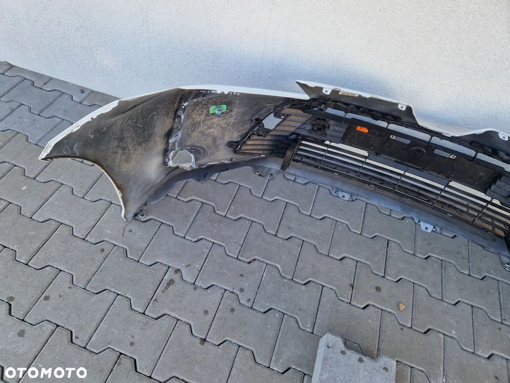 Zderzak Toyota Corolla XII E210 E21 sedan - 10