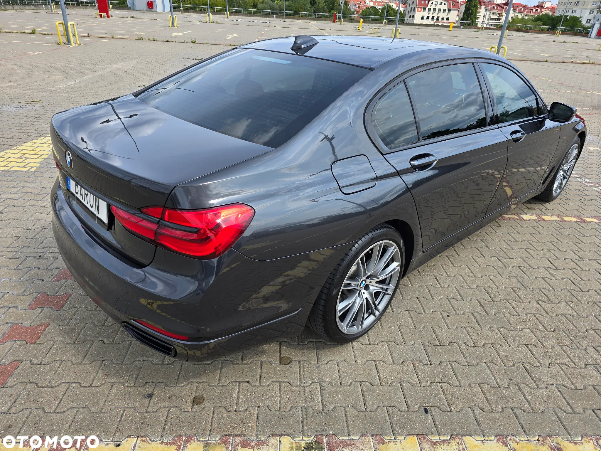 BMW Seria 7 740Li - 7