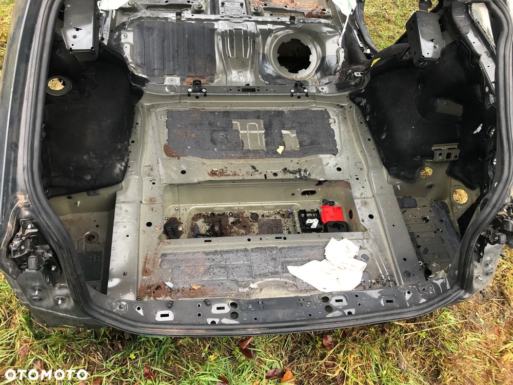 KAROSERIA Z DOKUMENTAMI BMW 3 G21 320d - 20