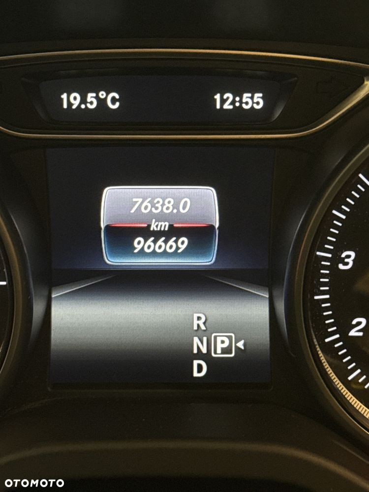 Mercedes-Benz GLA 220 4-Matic AMG Line - 10