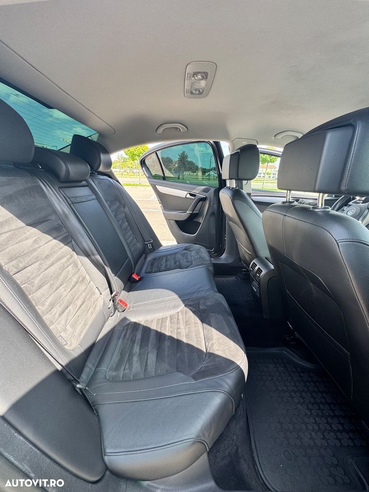 Volkswagen Passat 2.0 TDI DPF Blue TDI DSG Highline - 10