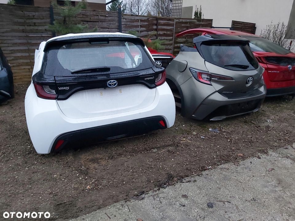 Toyota Yaris II LIFT Kompletny przód zderzak maska - 12