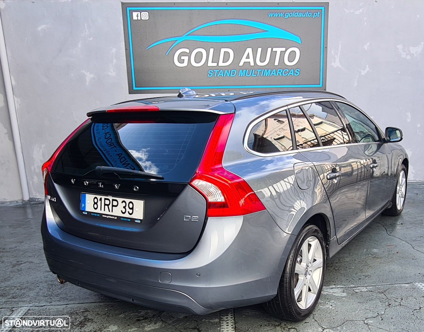 Volvo V60 2.0 D2 Momentum - 4