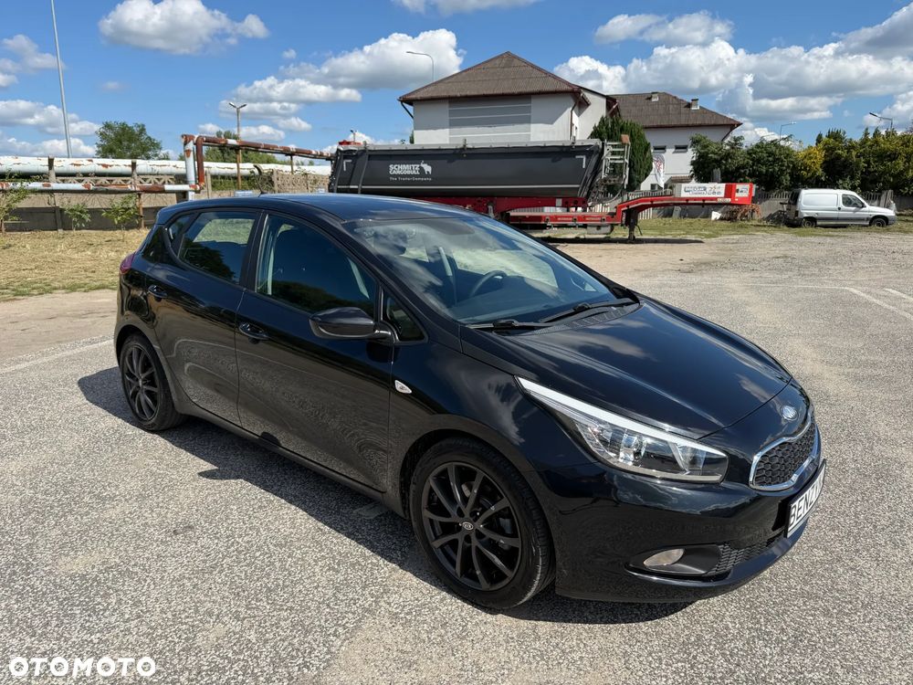 Kia Ceed 1.4 CVVT Dream Team Edition - 10