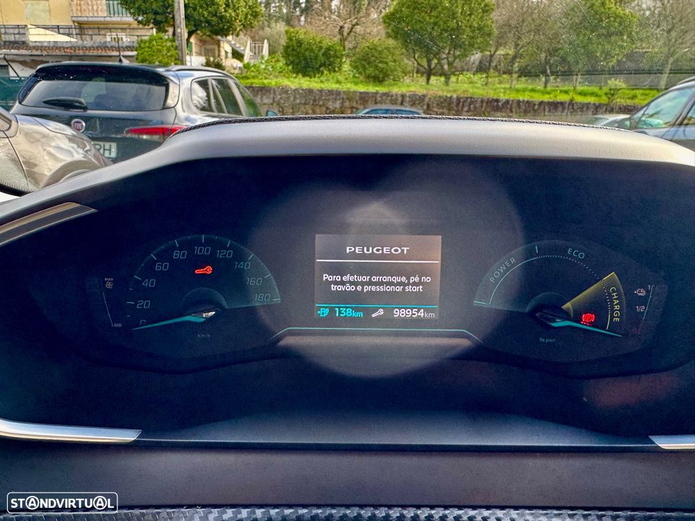 Peugeot 208 - 16