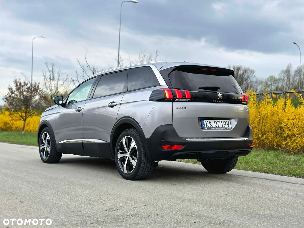 Peugeot 5008 - 8