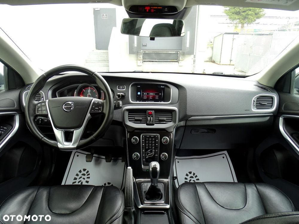 Volvo V40 D3 Momentum - 16