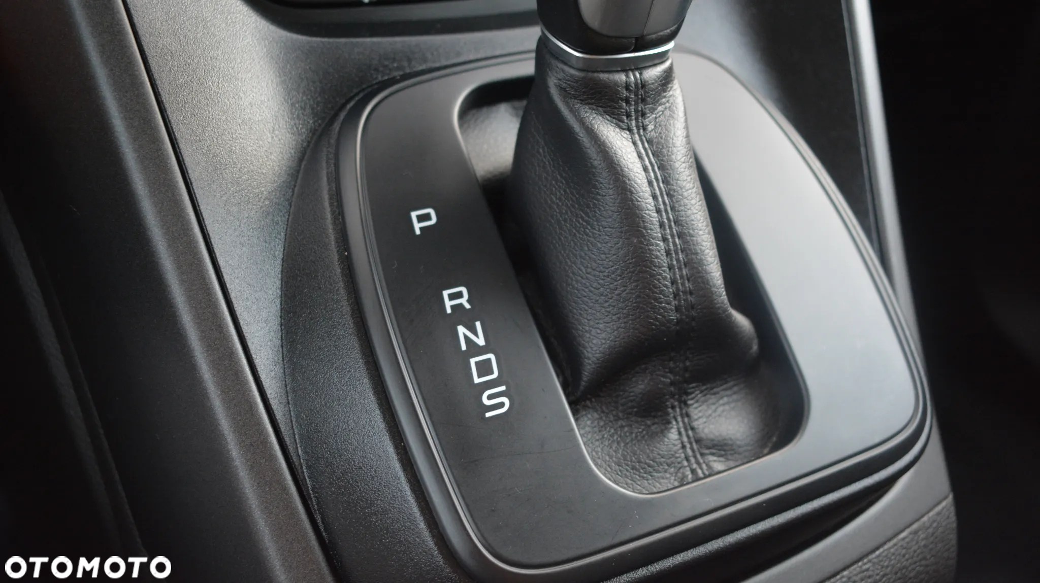 Ford Grand C-MAX - 32
