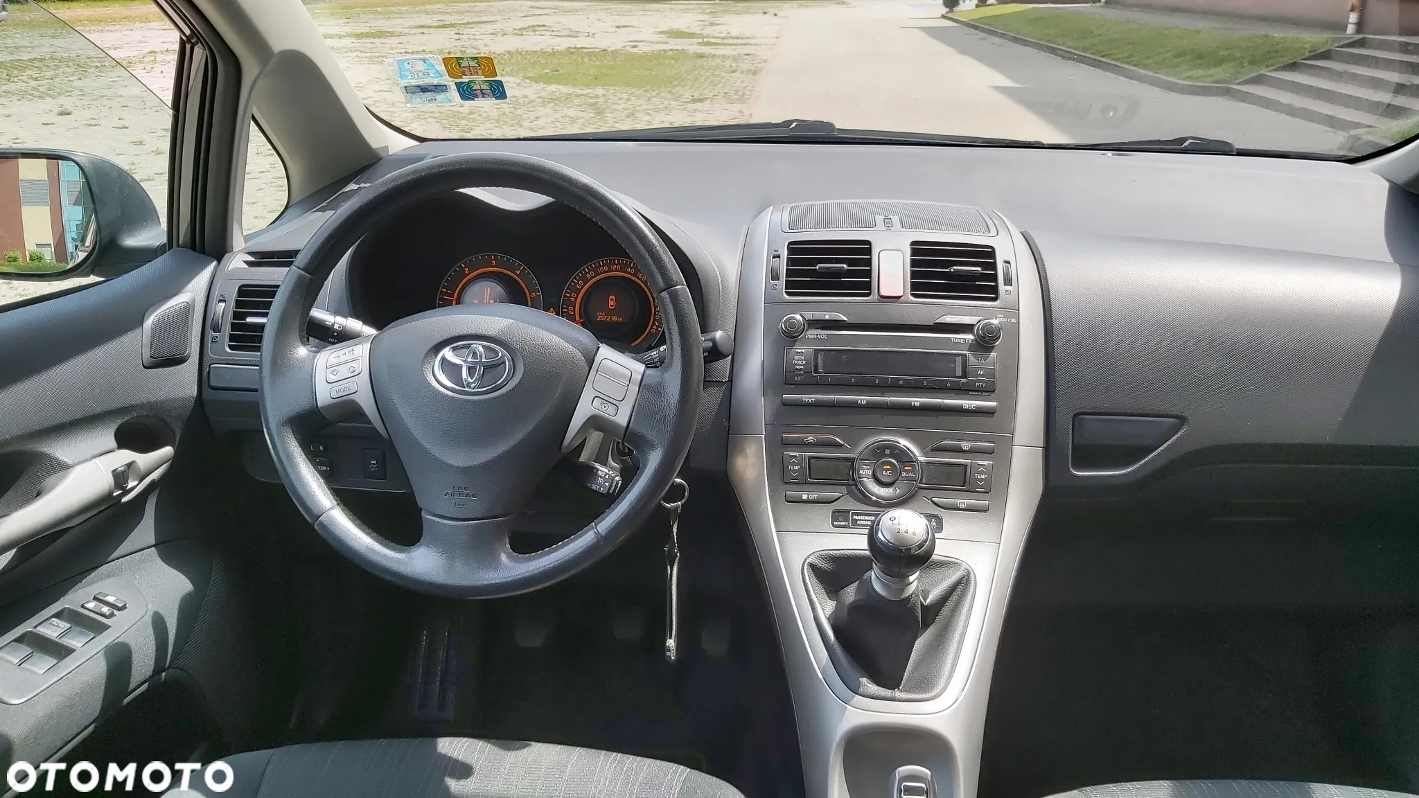Toyota Auris 2.0 D-4D Executive - 13