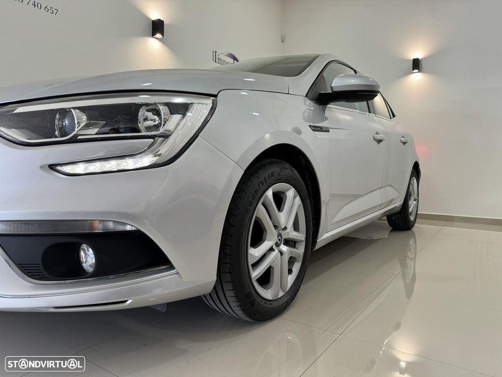 Renault Mégane 1.5 dCi Zen - 6