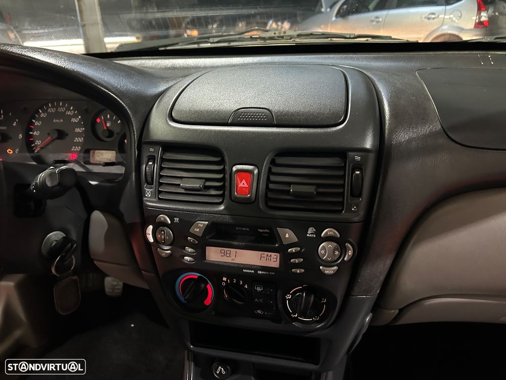 Nissan Almera - 12