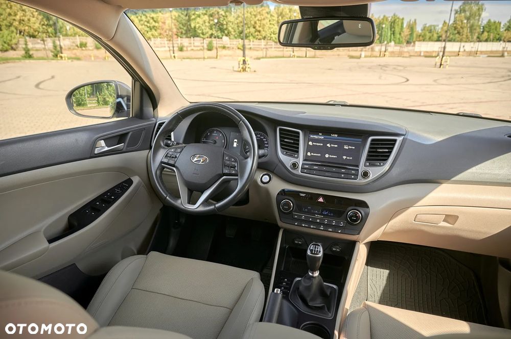 Hyundai Tucson 1.7 CRDI BlueDrive Style 2WD - 26