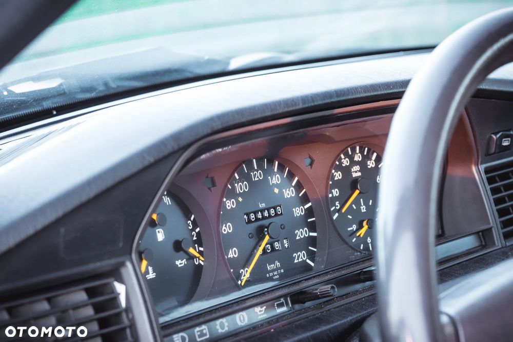 Mercedes-Benz W201 (190) - 10