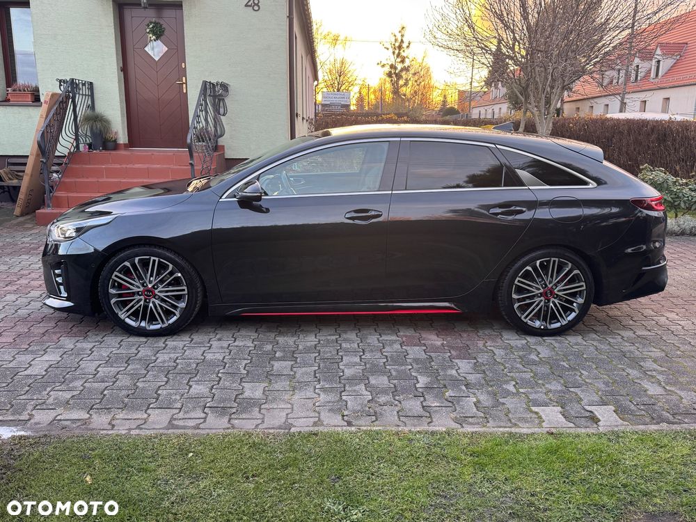 Kia ProCeed 1.6 T-GDI GT - 2